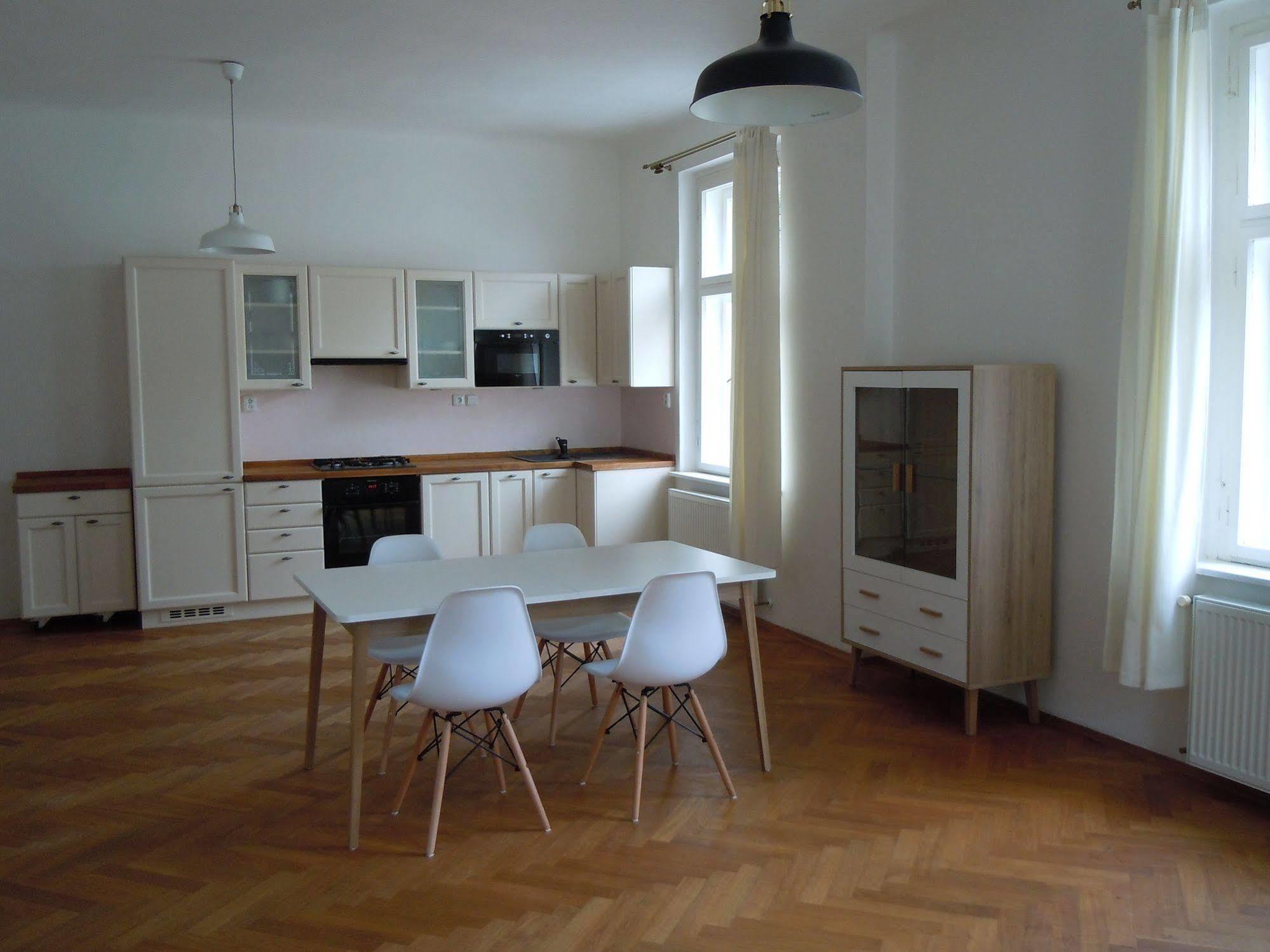 Vysehrad With Free Parking Apartment