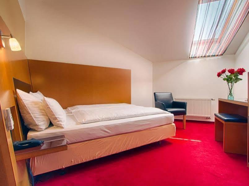 Theatrino Otel 4*