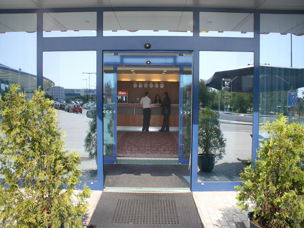 Ramada Airport Otel