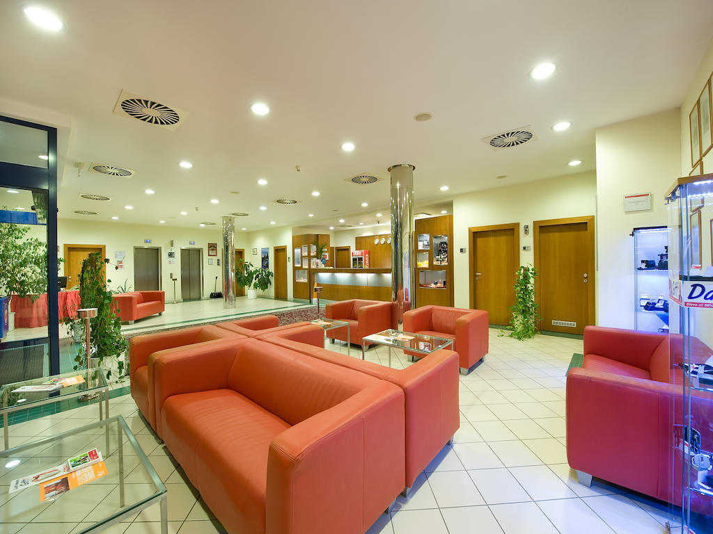 Ramada Airport Otel