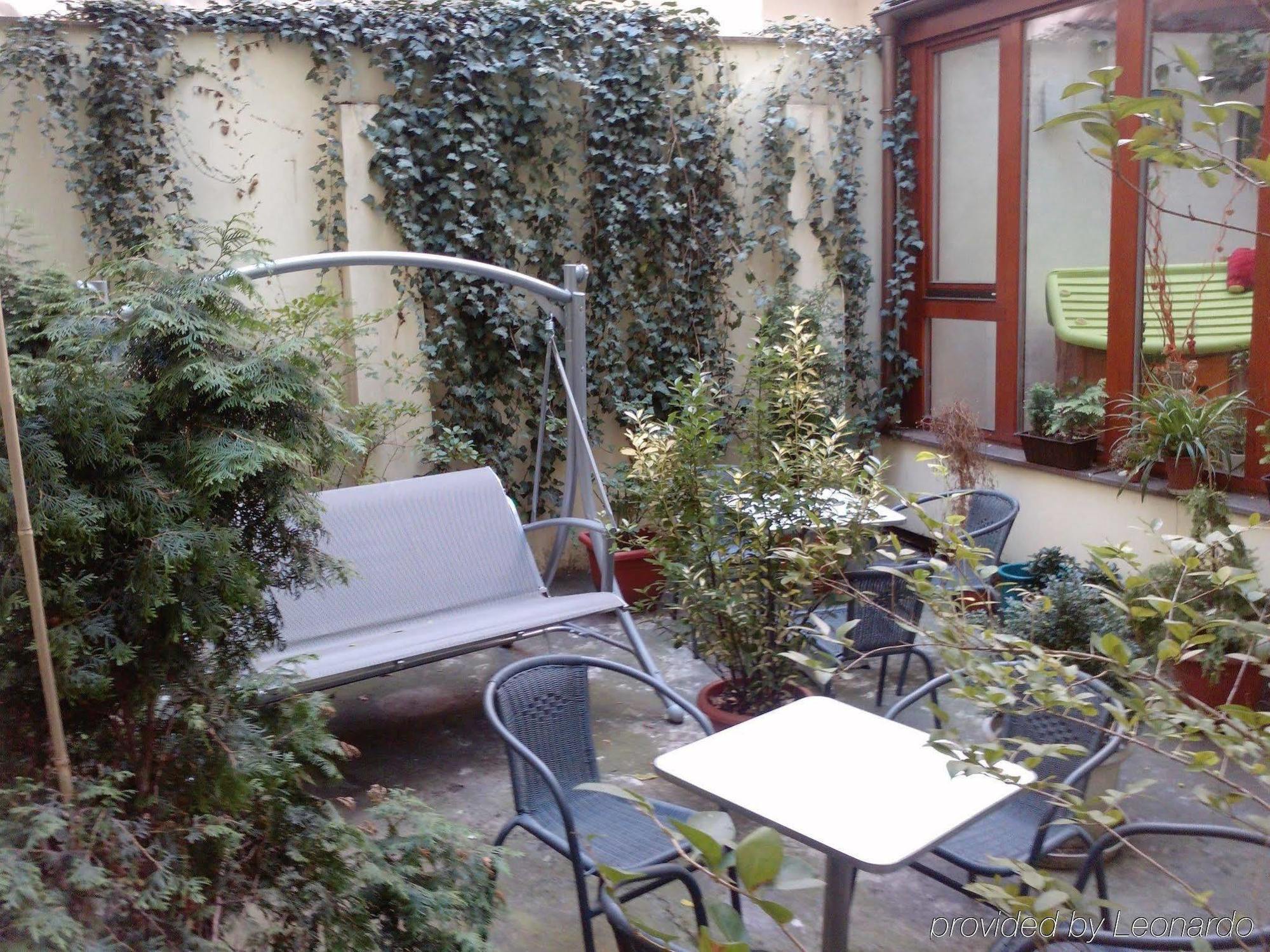 5 Apart Otel Prag