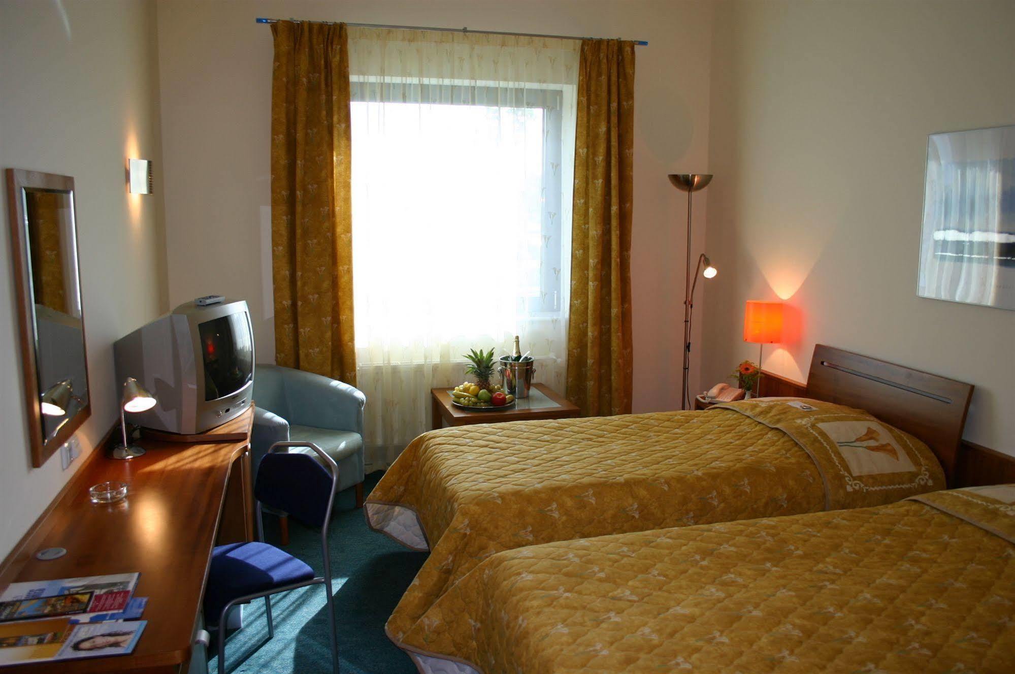 Otel Ramada Airport