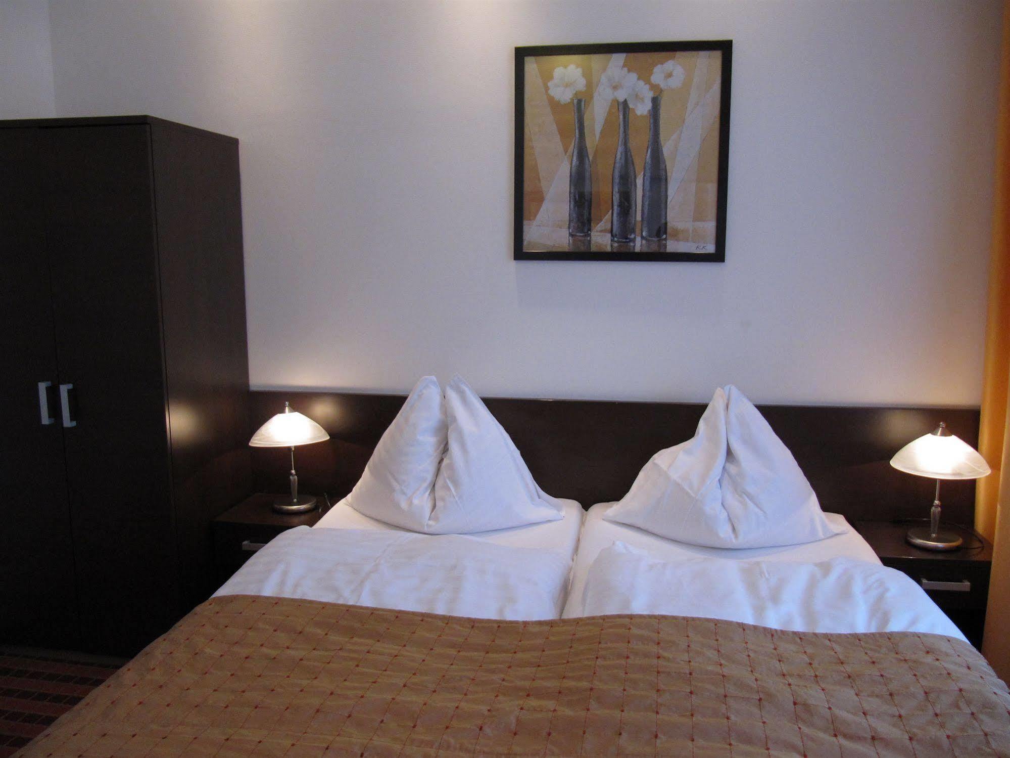Royal Plaza Otel