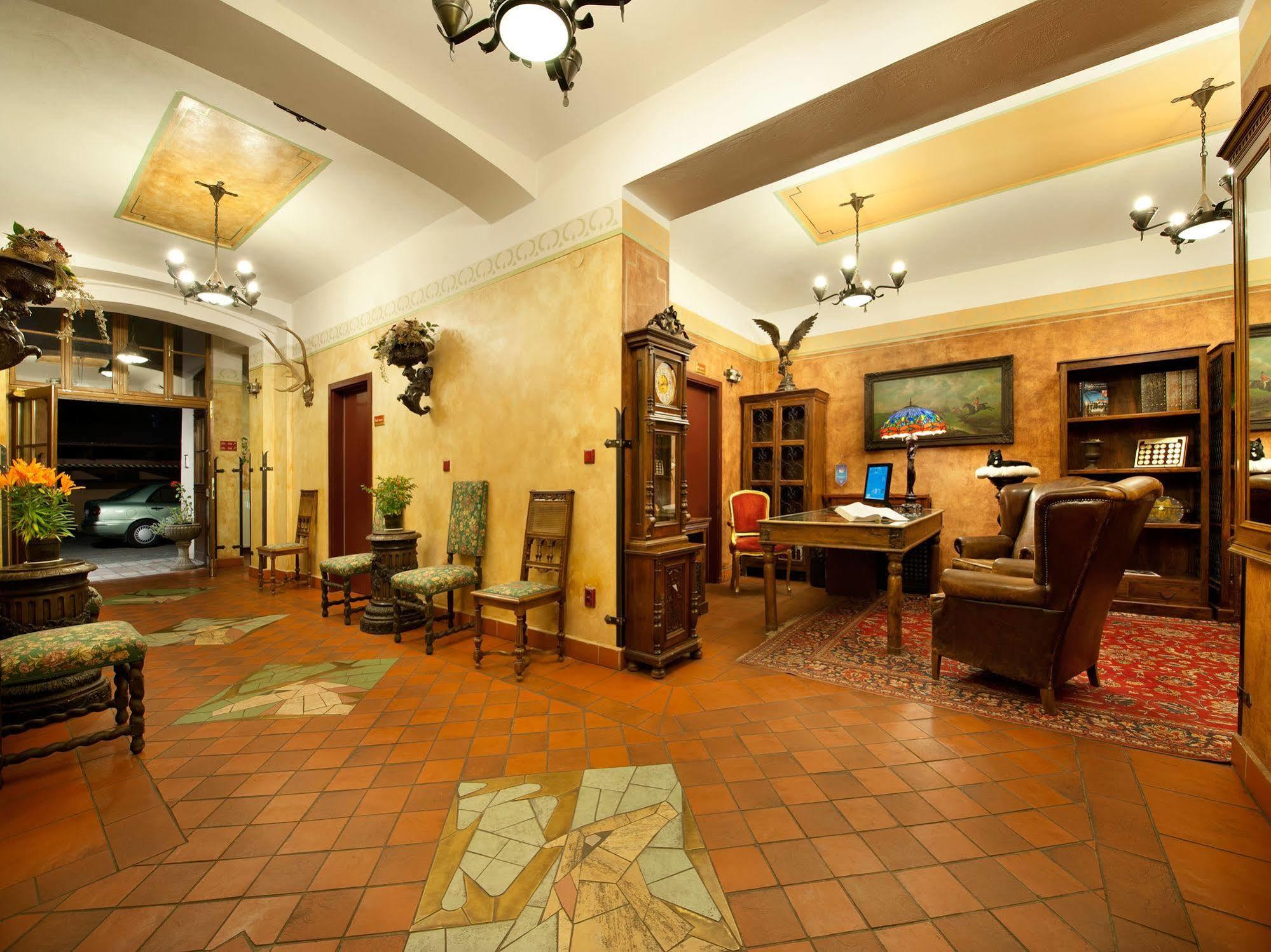 Ea Jeleni Dvur Castle Hotel