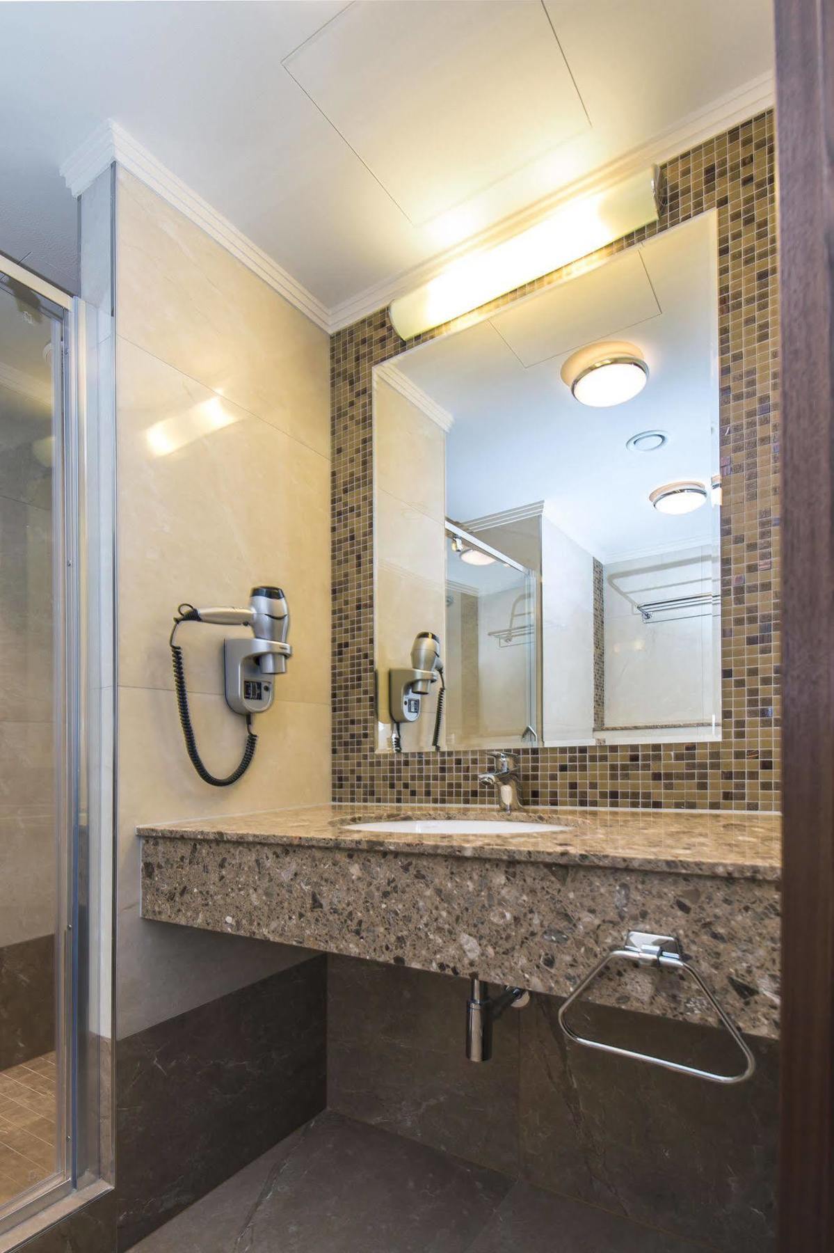 Hotel Merchants Crown Suites And Spa Prague