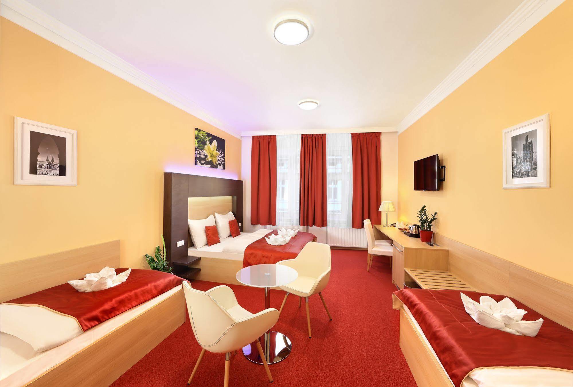 Martin Hotel