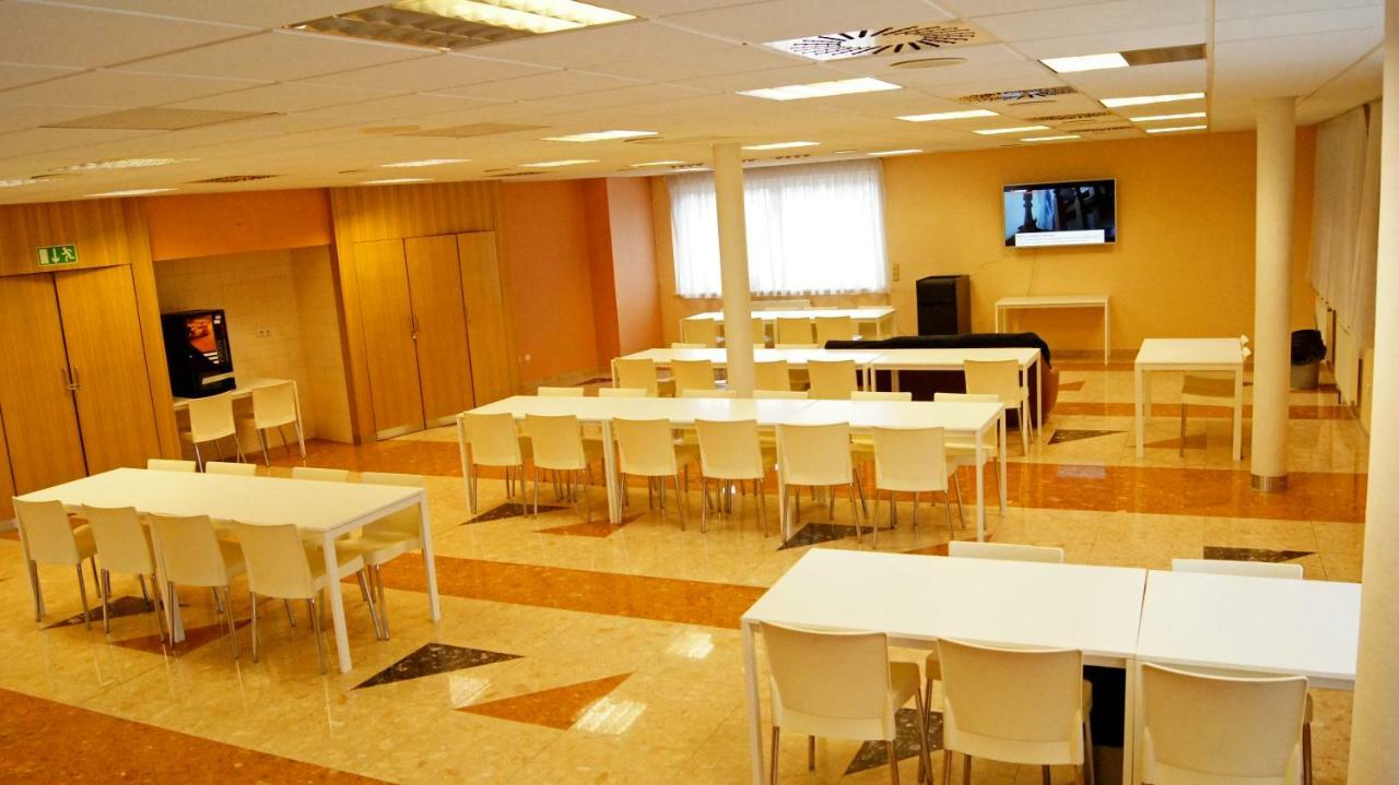 Albergue Km House Cerny Most Praga