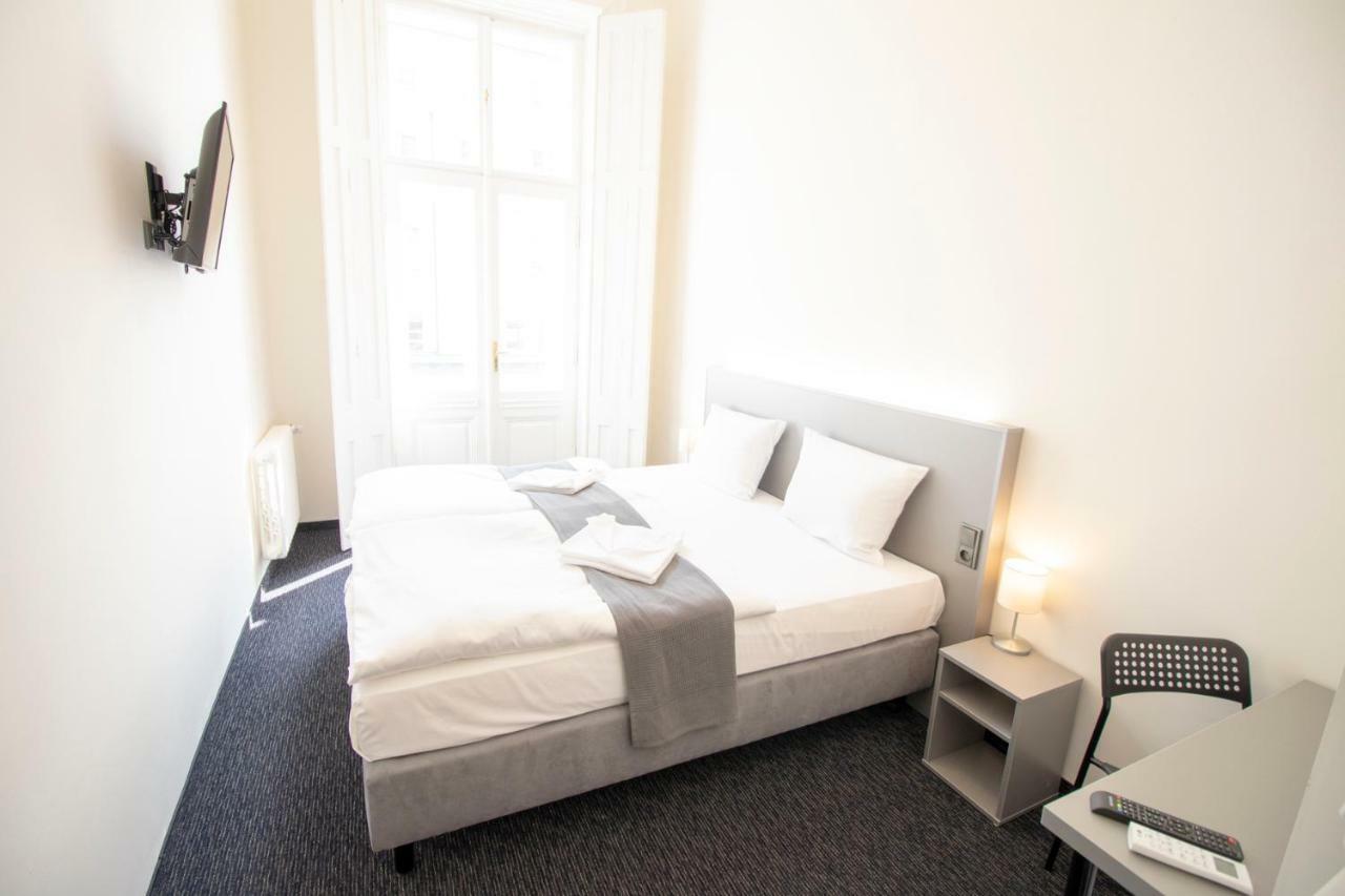 Narodni 3* Prague