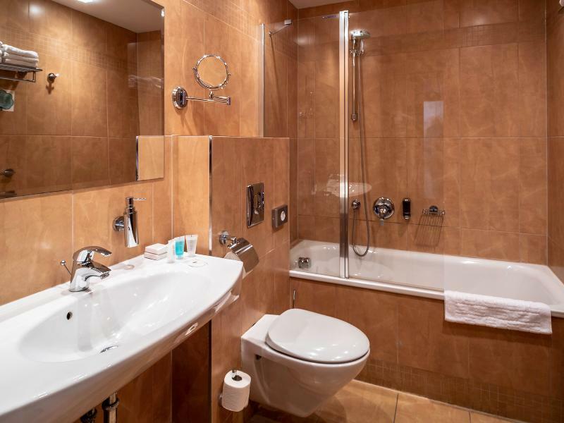 Ea Sonata 4* Prague