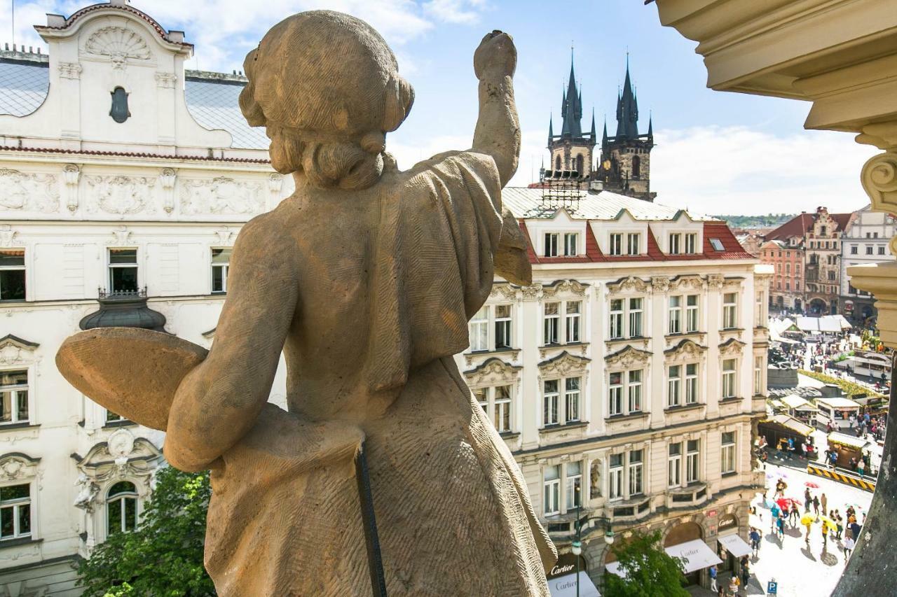 The Old Town Square & Parizska Appartement
