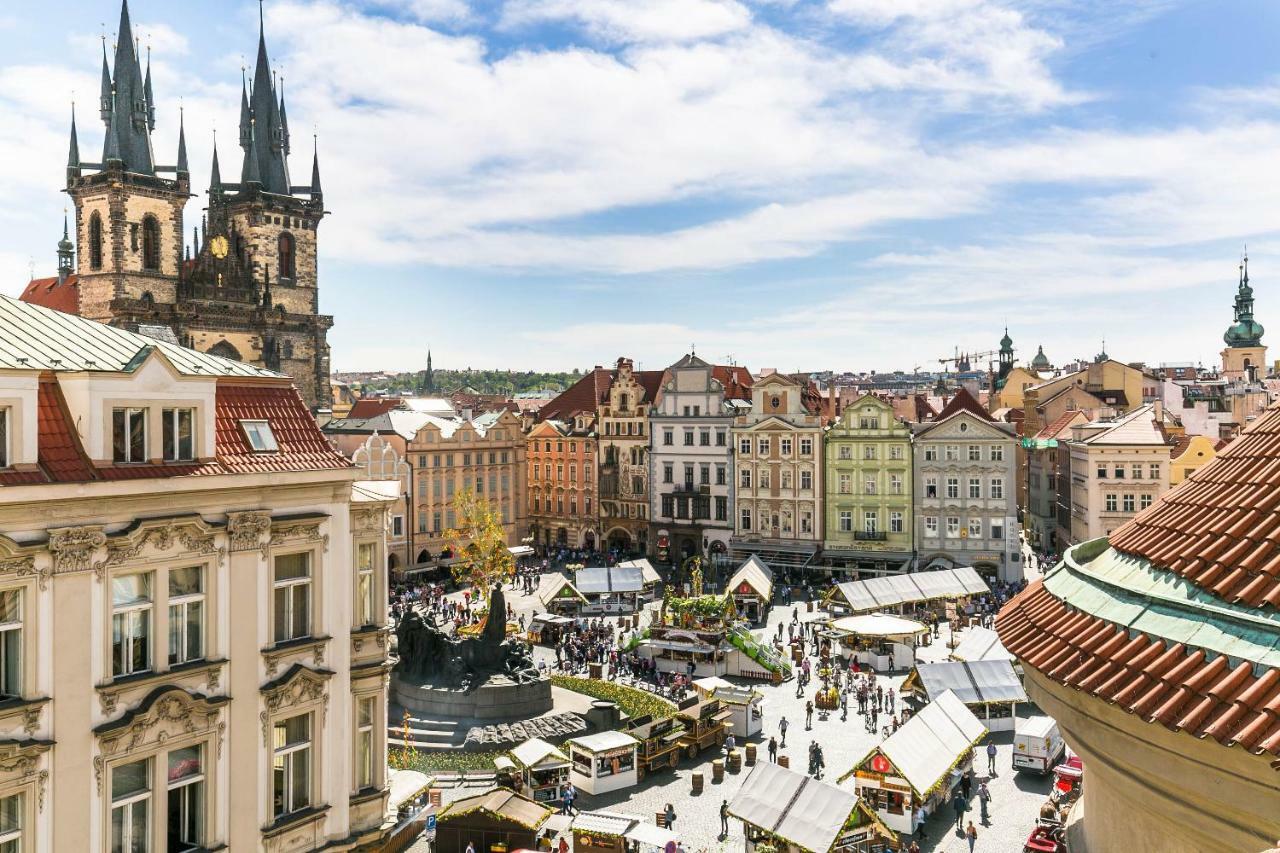 The Old Town Square & Parizska Appartement Prague