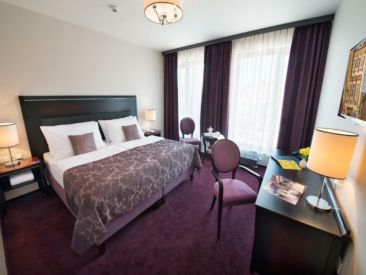 Ea Embassy Otel Prag