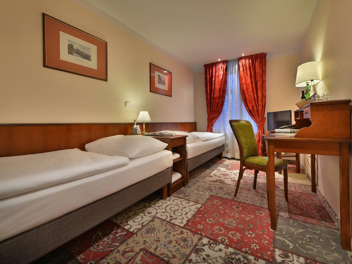 Ea Jeleni Dvur Castle Hotel 3*