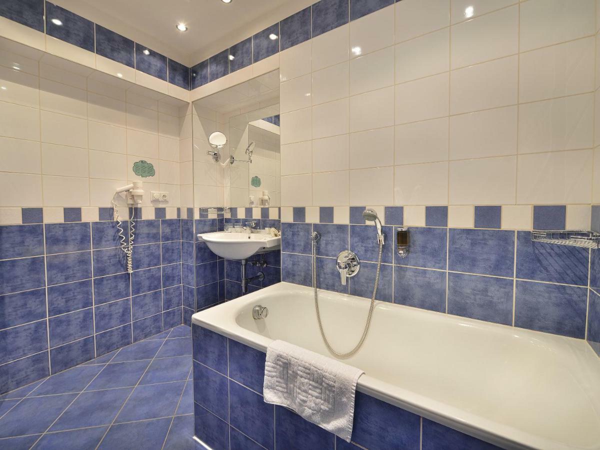 Ea Jeleni Dvur Castle Hotel 3*