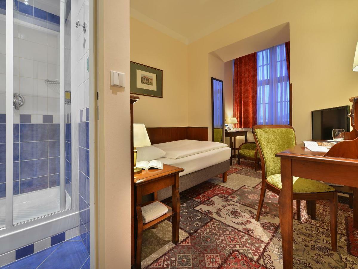 Ea Jeleni Dvur Castle Hotel 3*