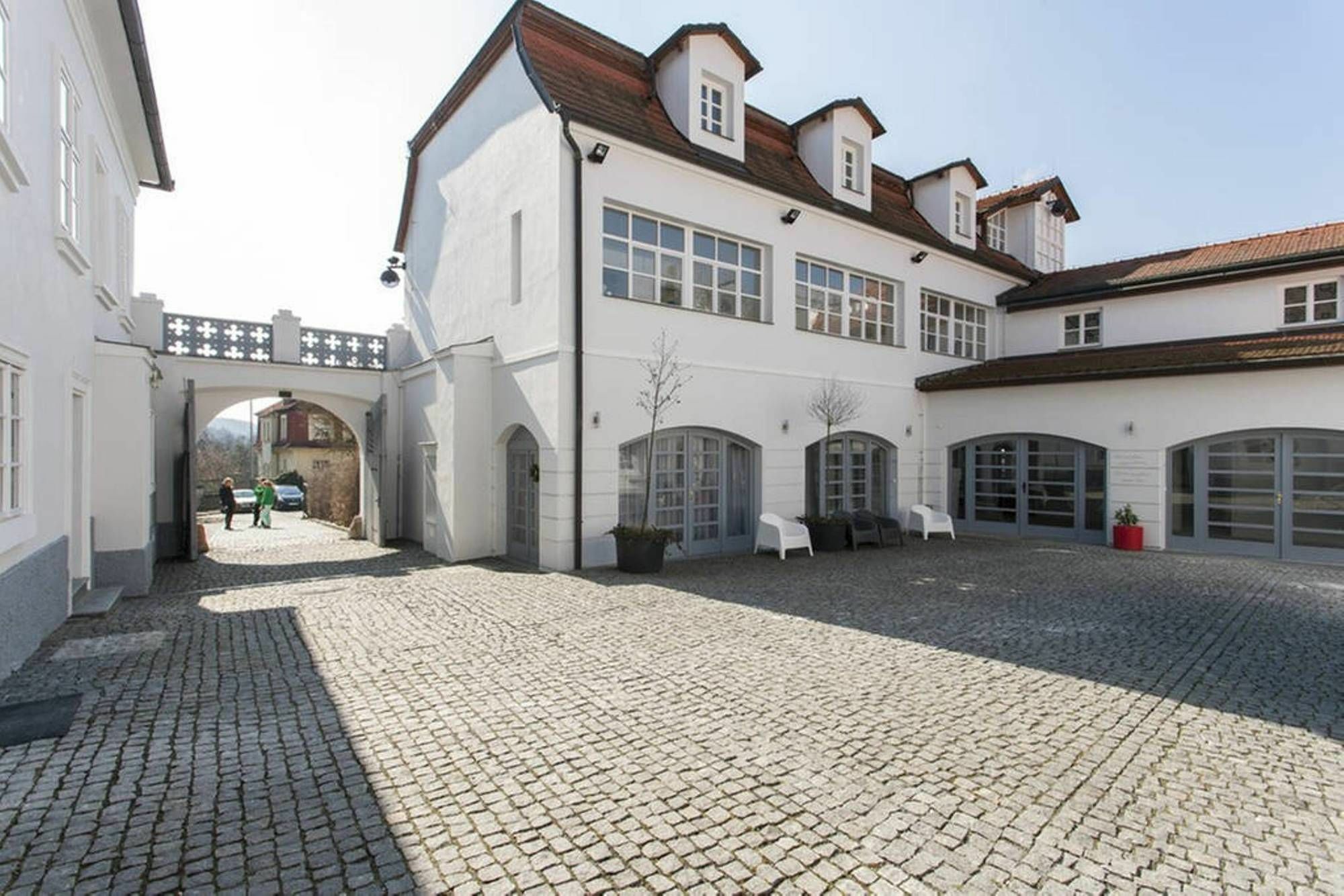 Apartment St. Terezie - Baroque Prague