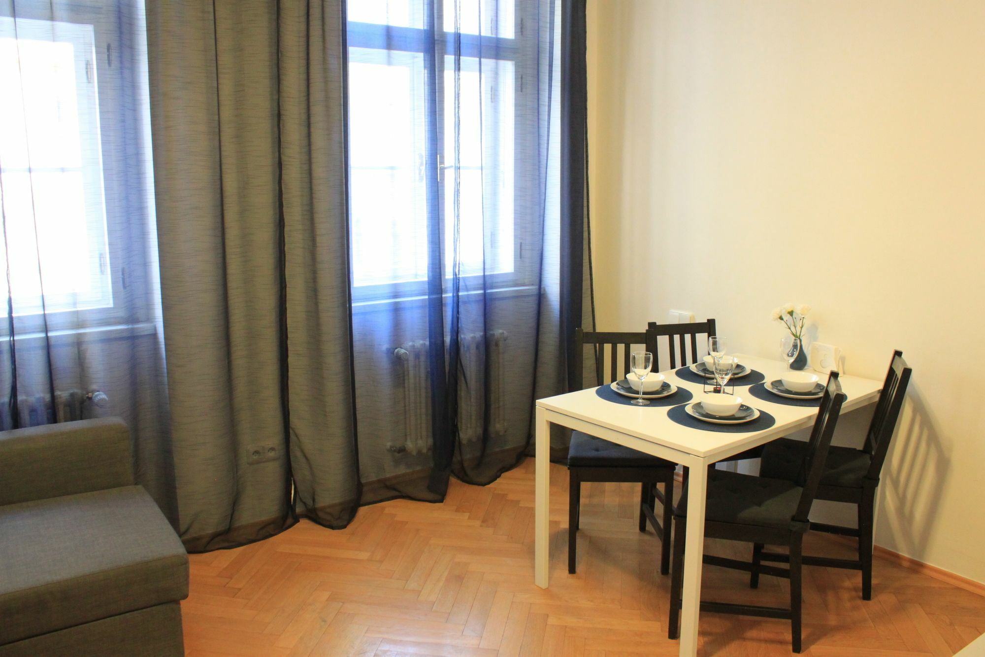 Nejedleho Apartmeet * Praga