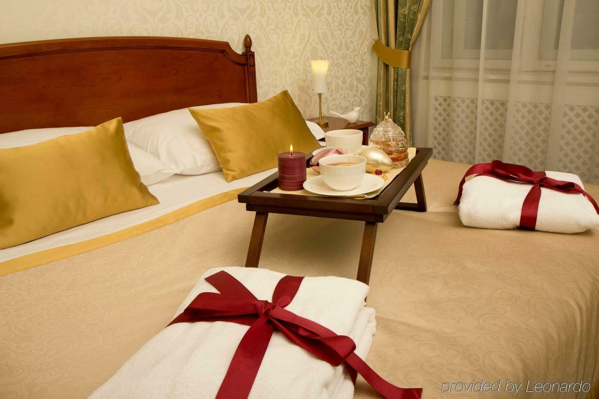 Boutique Seven Days Hotel