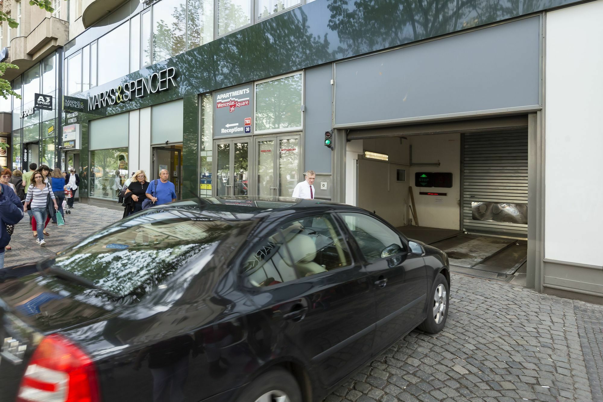 Capital Aparthotel 3*