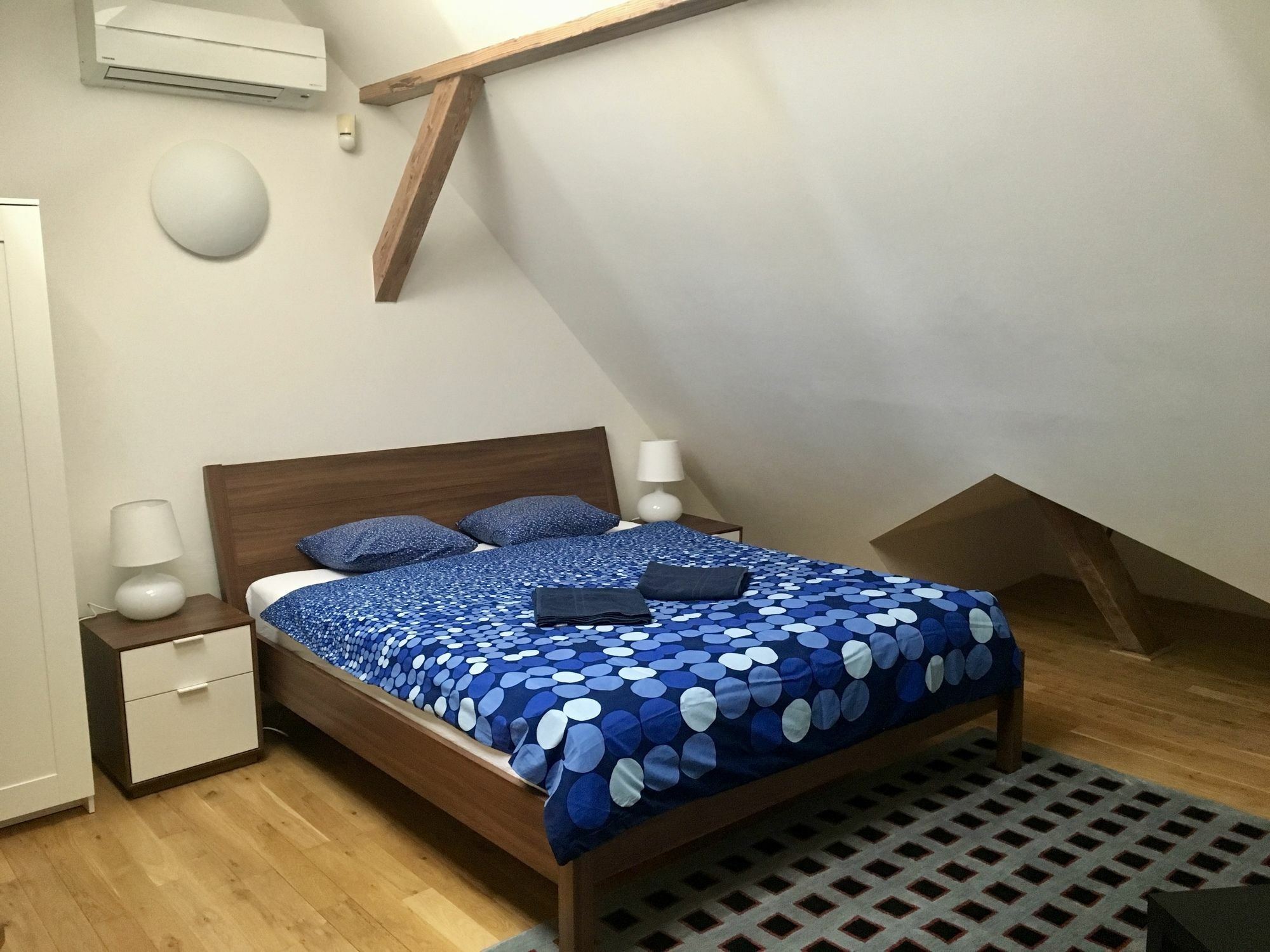 Hostel One Míru Albergue *