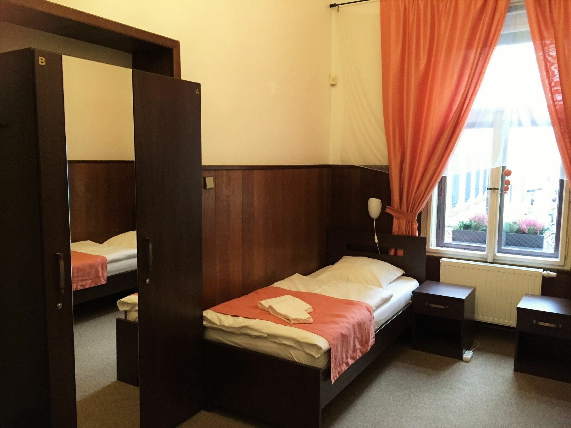 Oda ve Kahvaltı Old House Prag