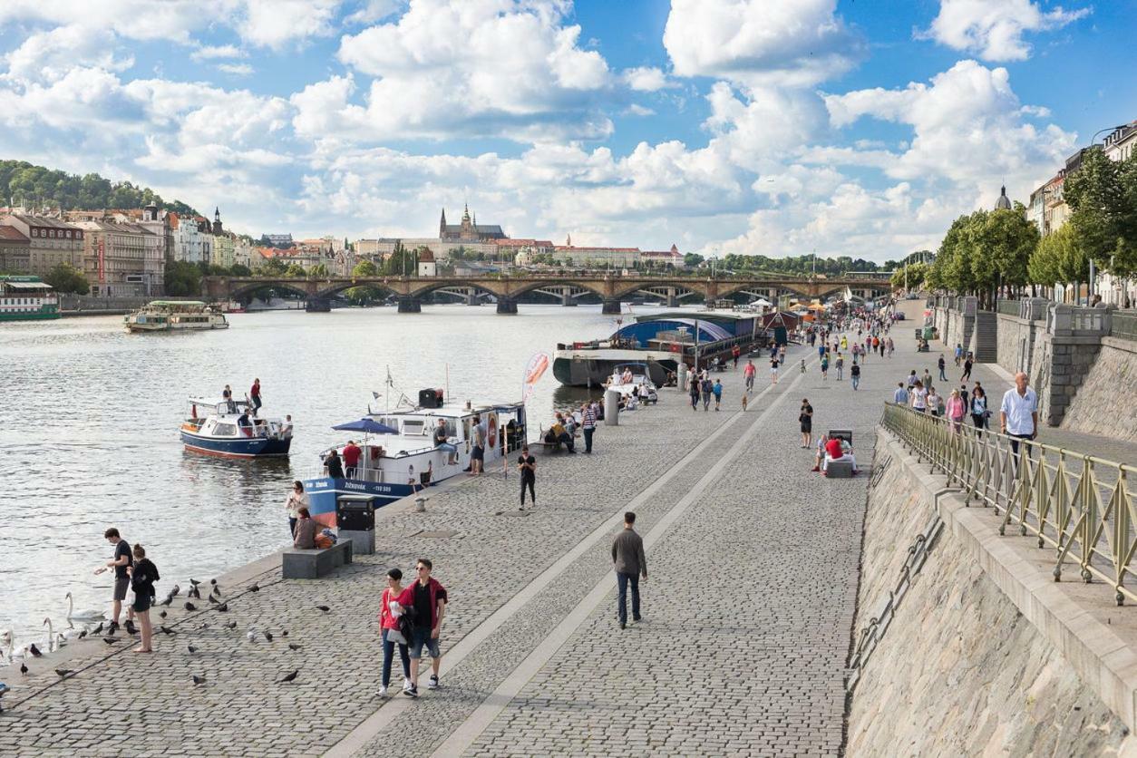 Flat 18 Minutes From Vaclavske Namesti Homestay