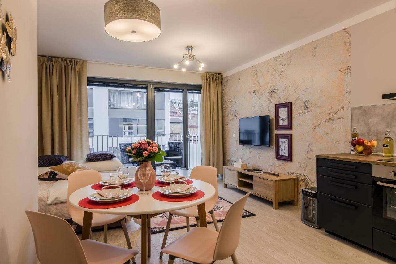 Luxury Parking By Michal&friends Apartment Prag
