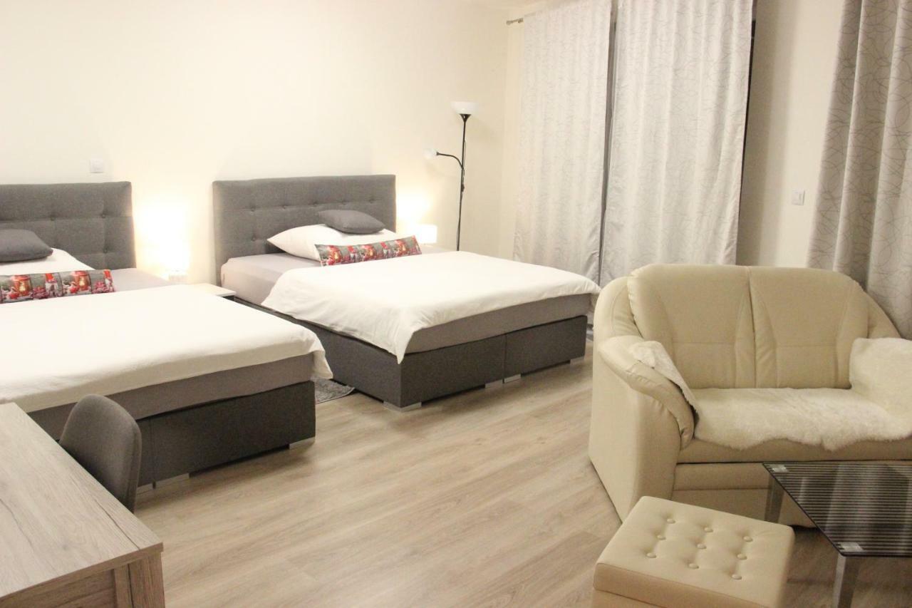 Daire H+ Apartman Letiste Prag