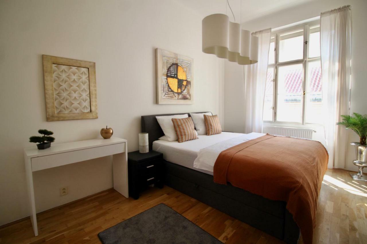 New Design & Style Old Town Xxl Prague