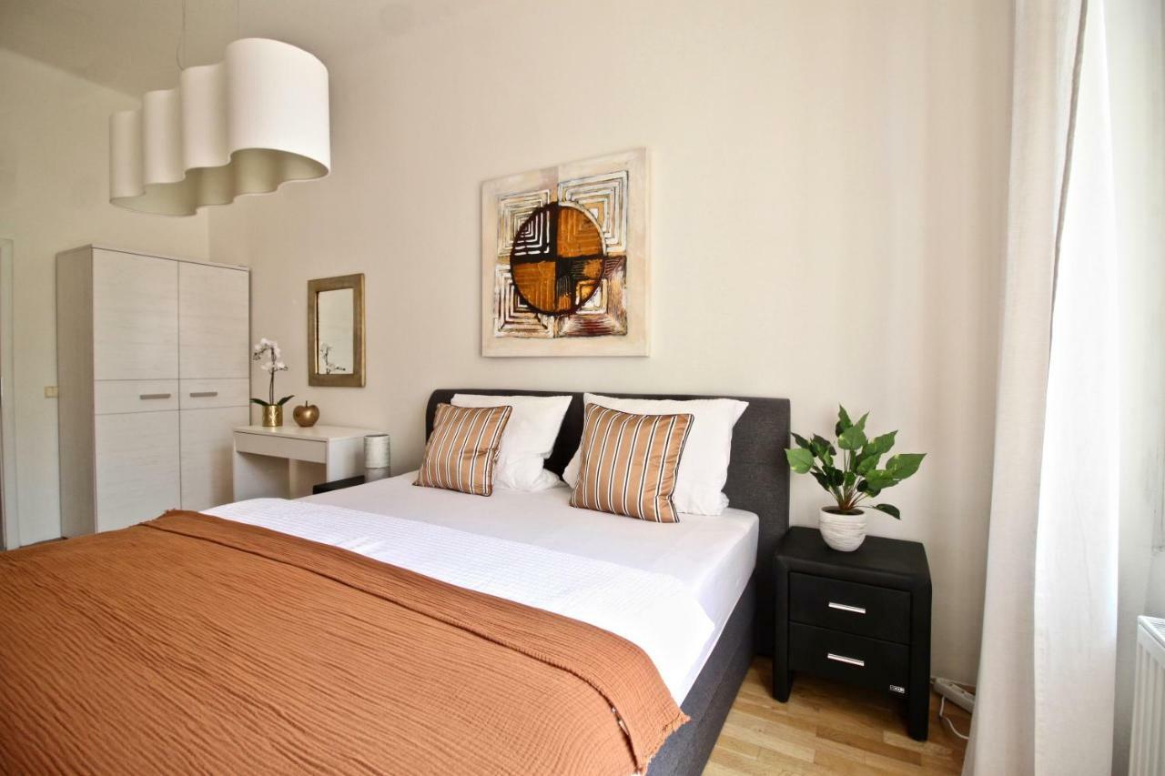 New Design & Style Old Town Xxl Prague