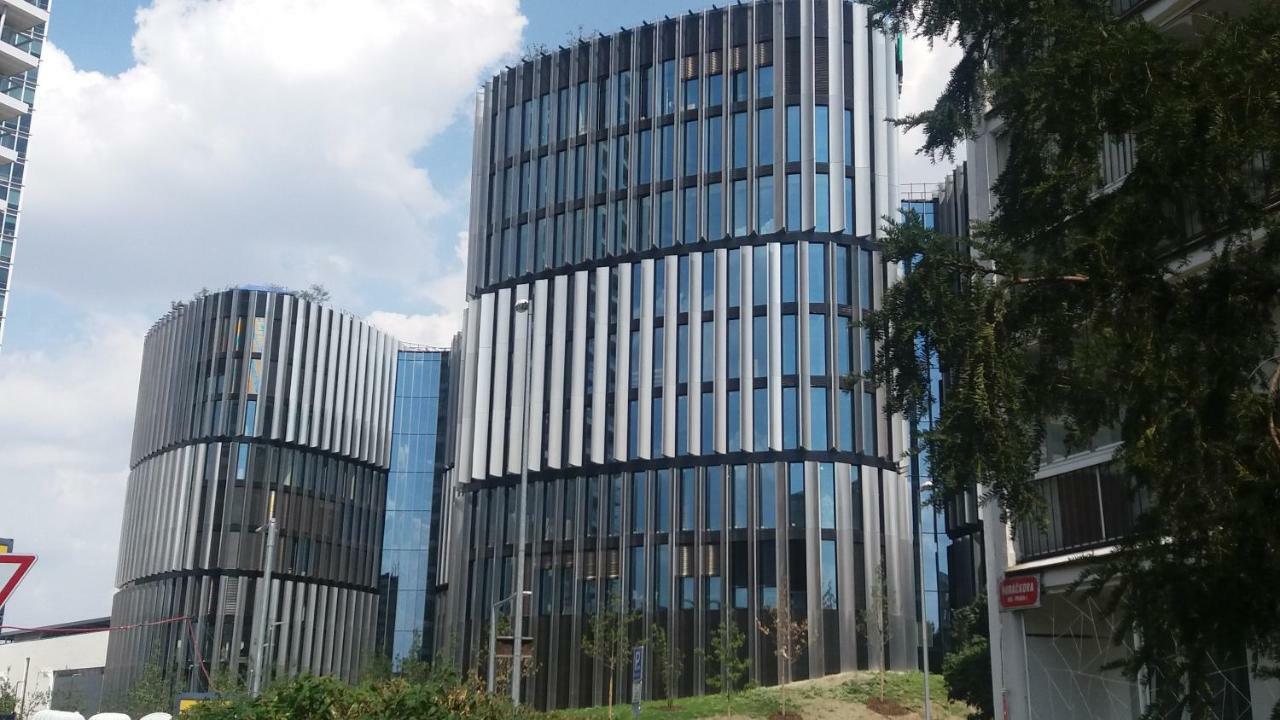 H+ Apartman Letiste Daire *