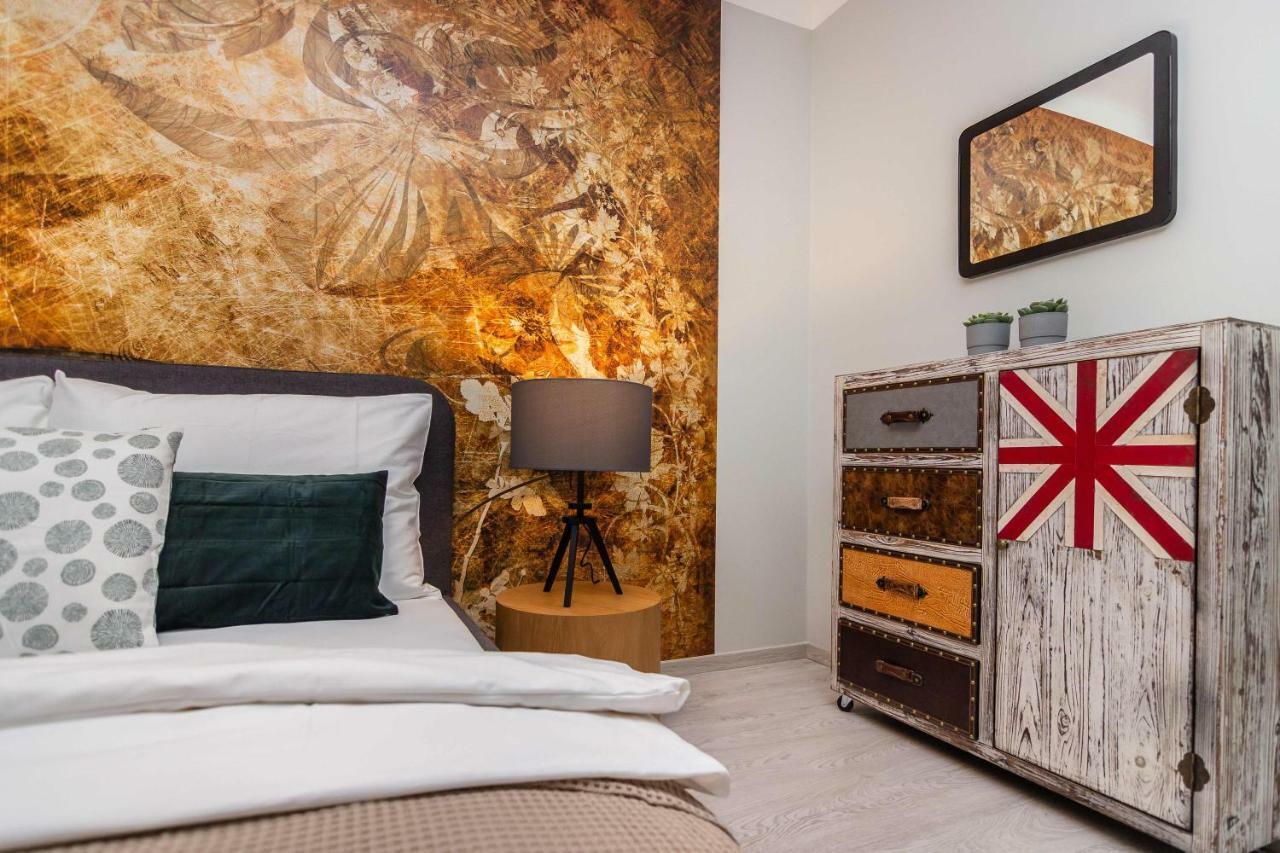 Luxury Parking By Michal&friends Apartment Prag