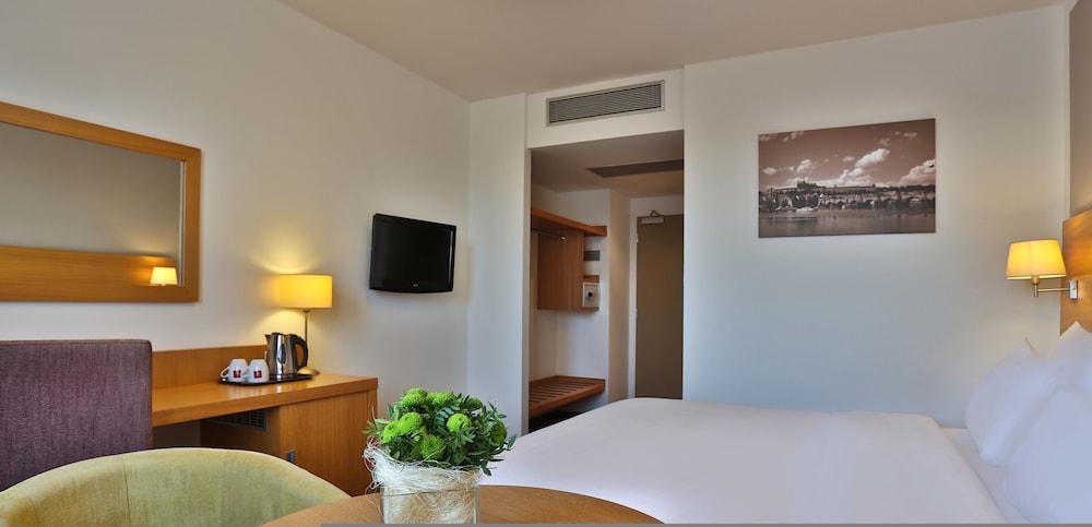 Hotel Botanique 4*