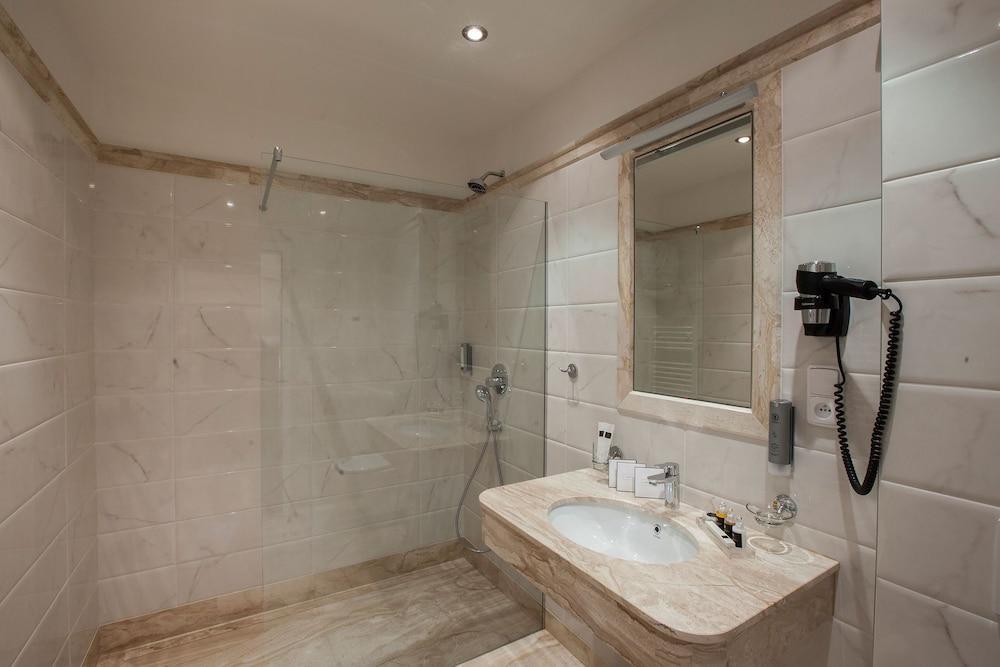 U Malvaze 4* Prague
