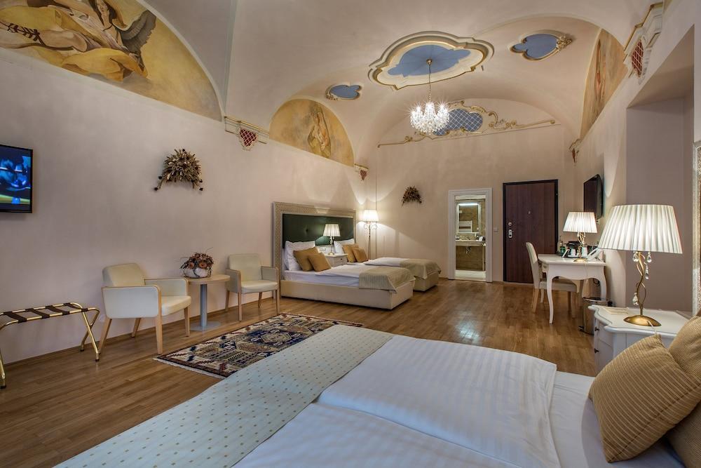 U Malvaze 4* Prague