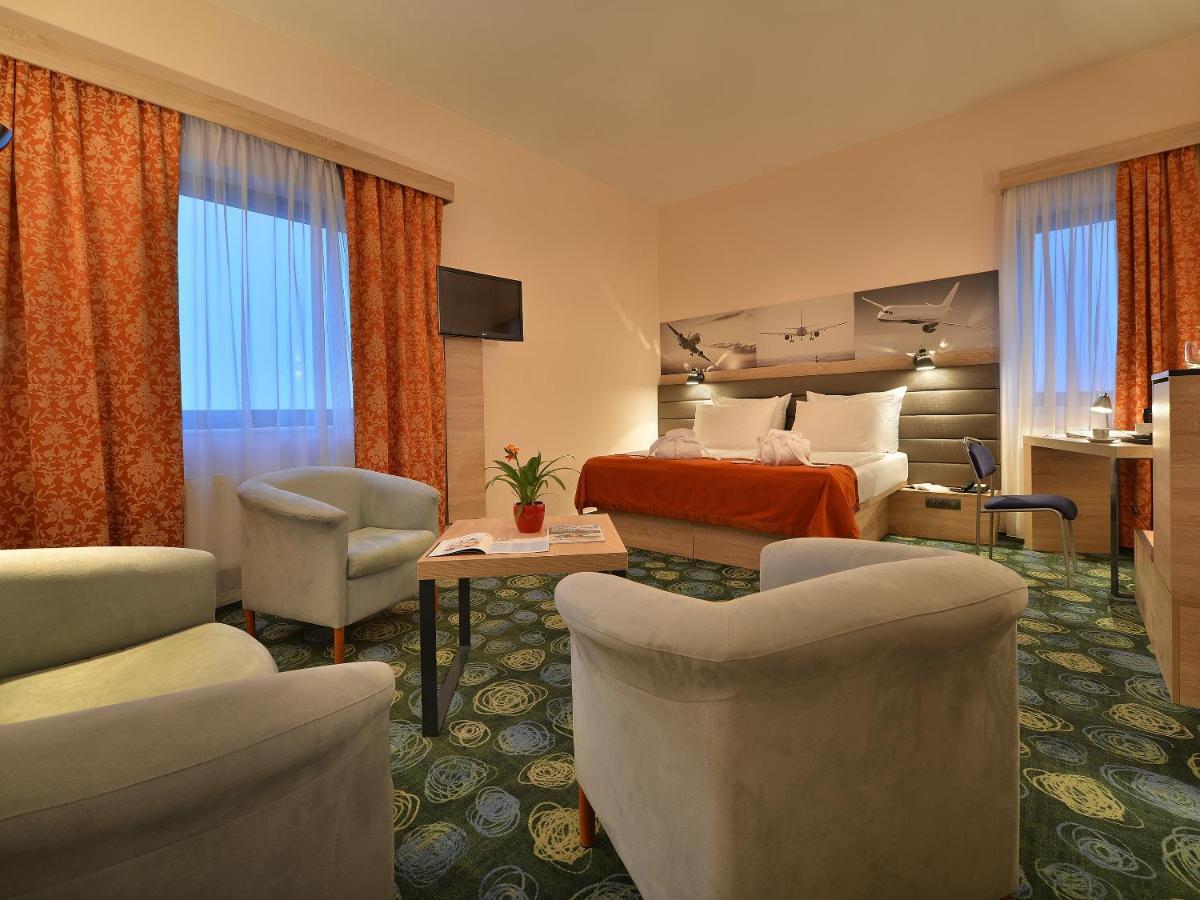 Ramada Airport Otel Prag