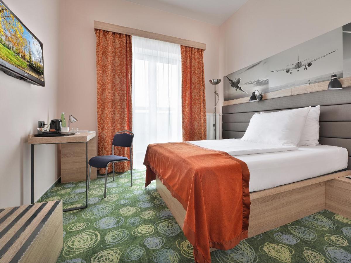 Otel Ramada Airport