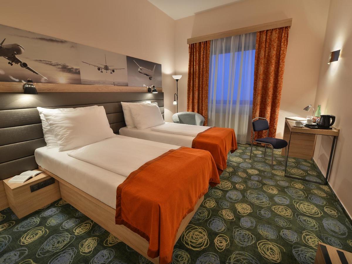 Ramada Airport Otel