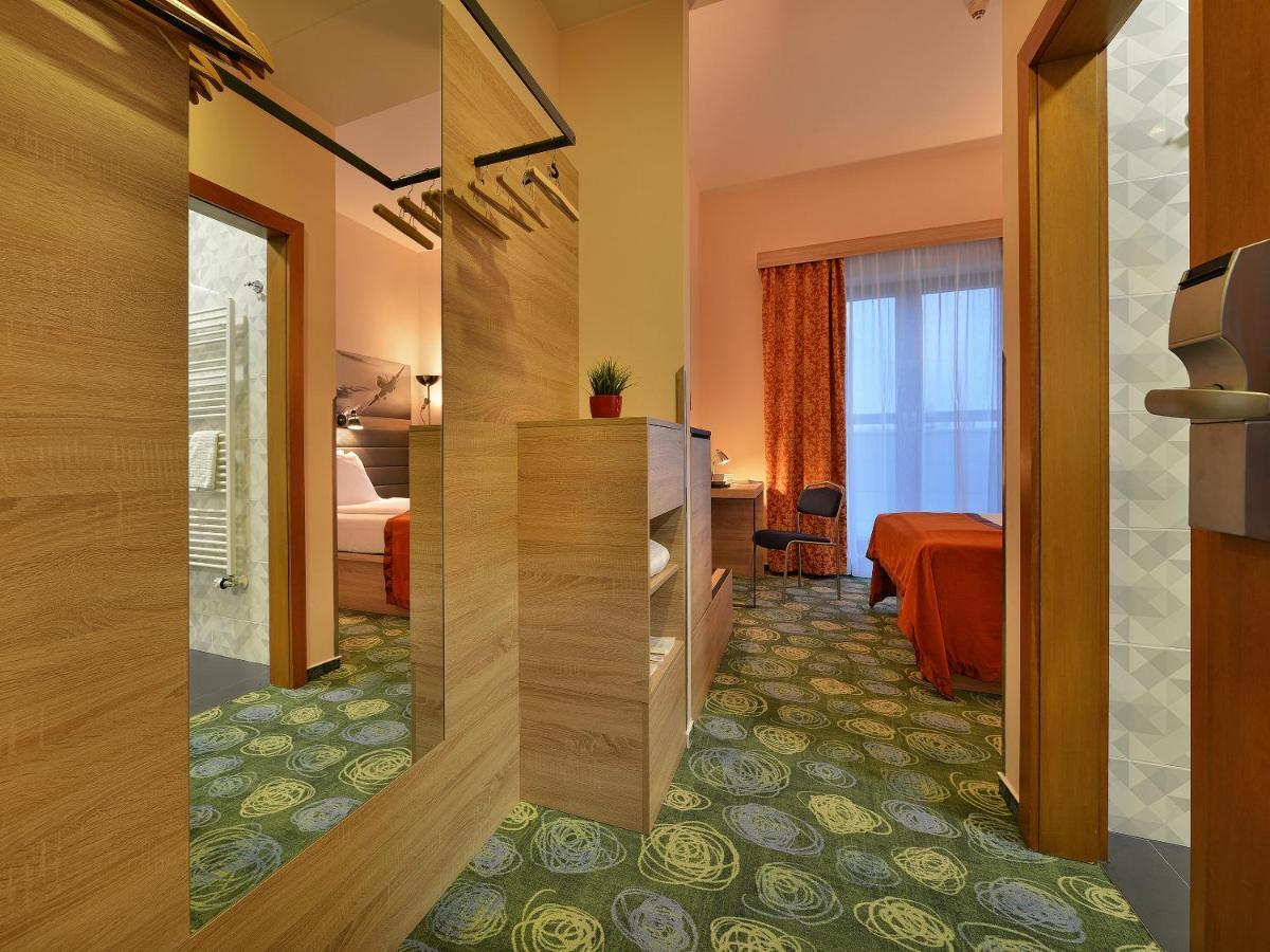Ramada Airport Otel Prag