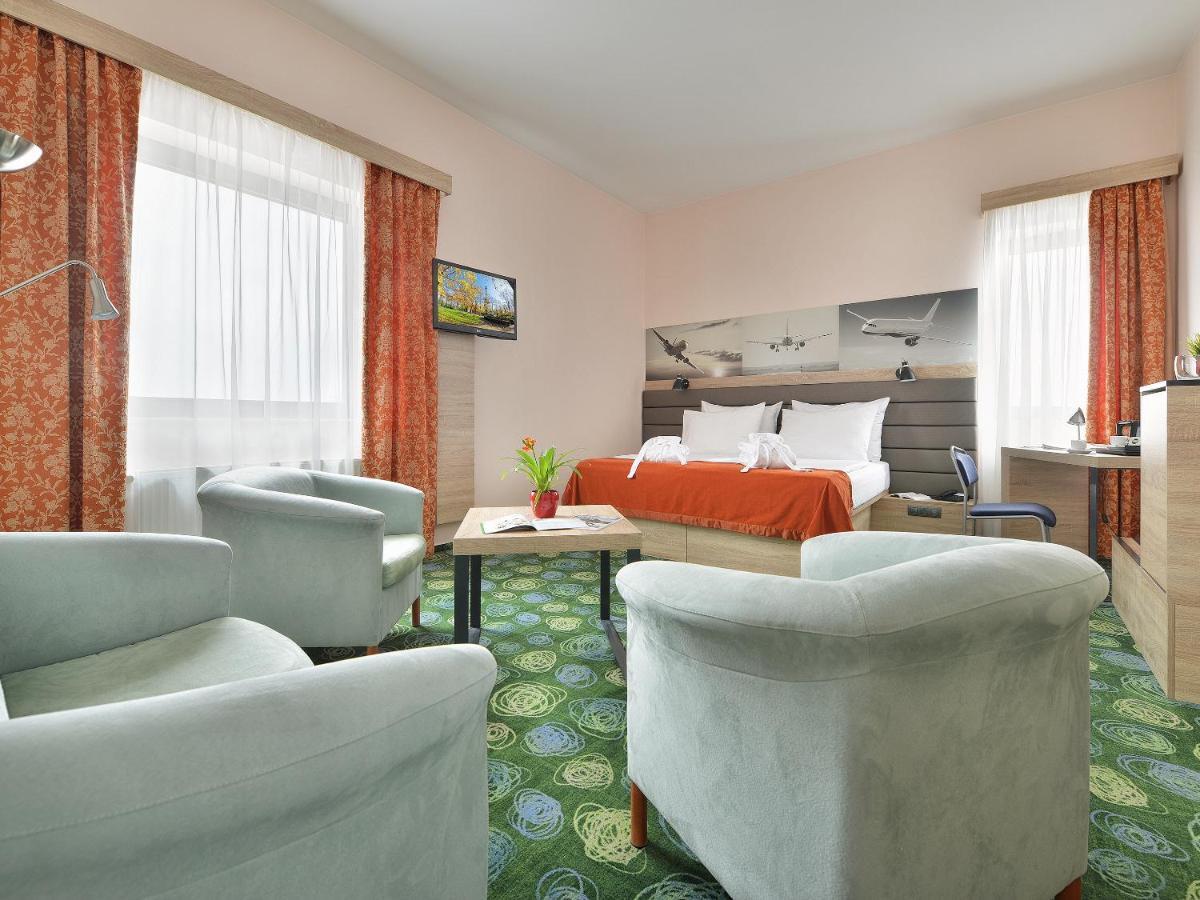 Otel Ramada Airport Prag