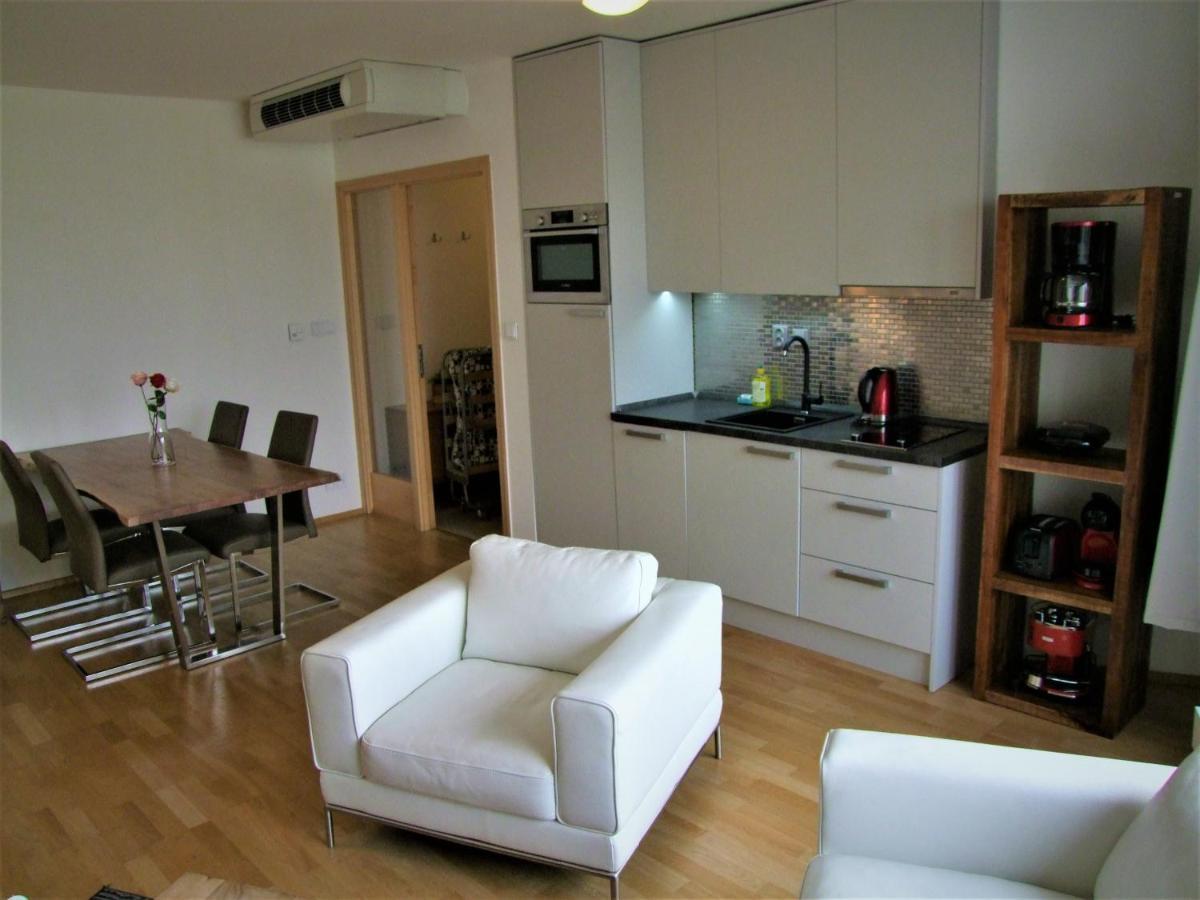Wenceslas Square By Otsa Apartment *