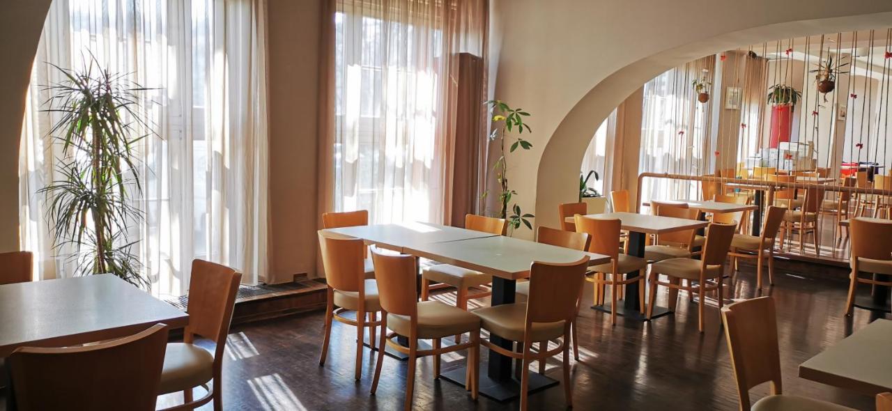 Akcent Hotel 3*