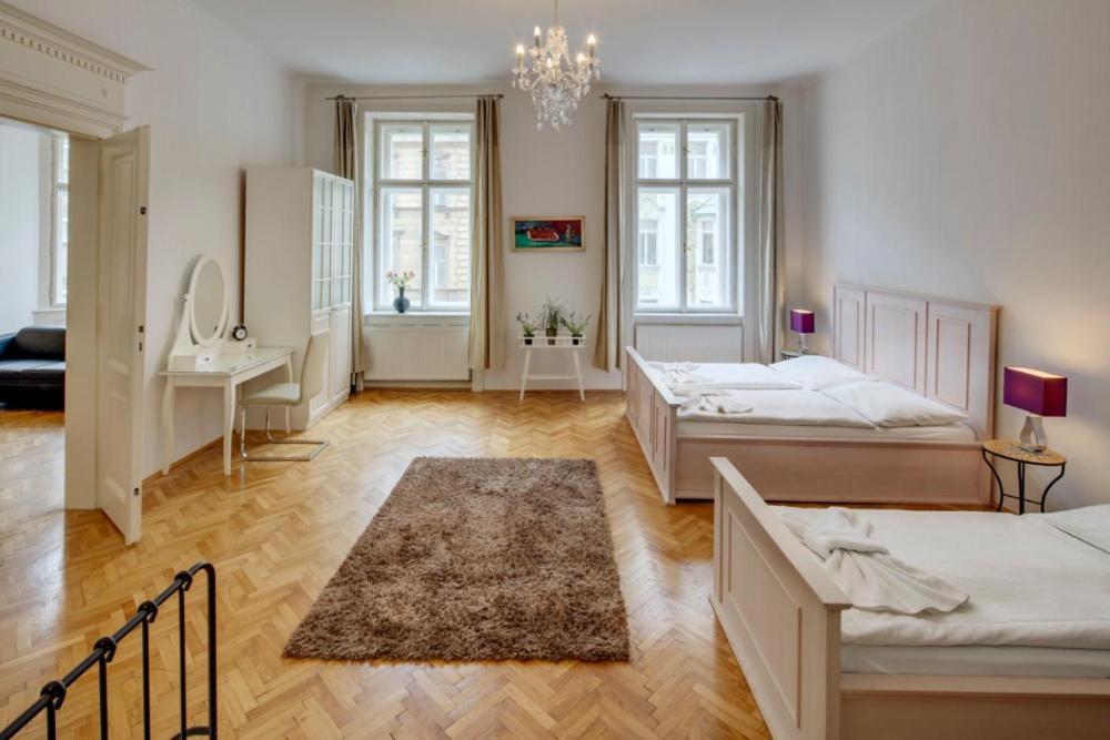Kaprova - Old Town Apartment